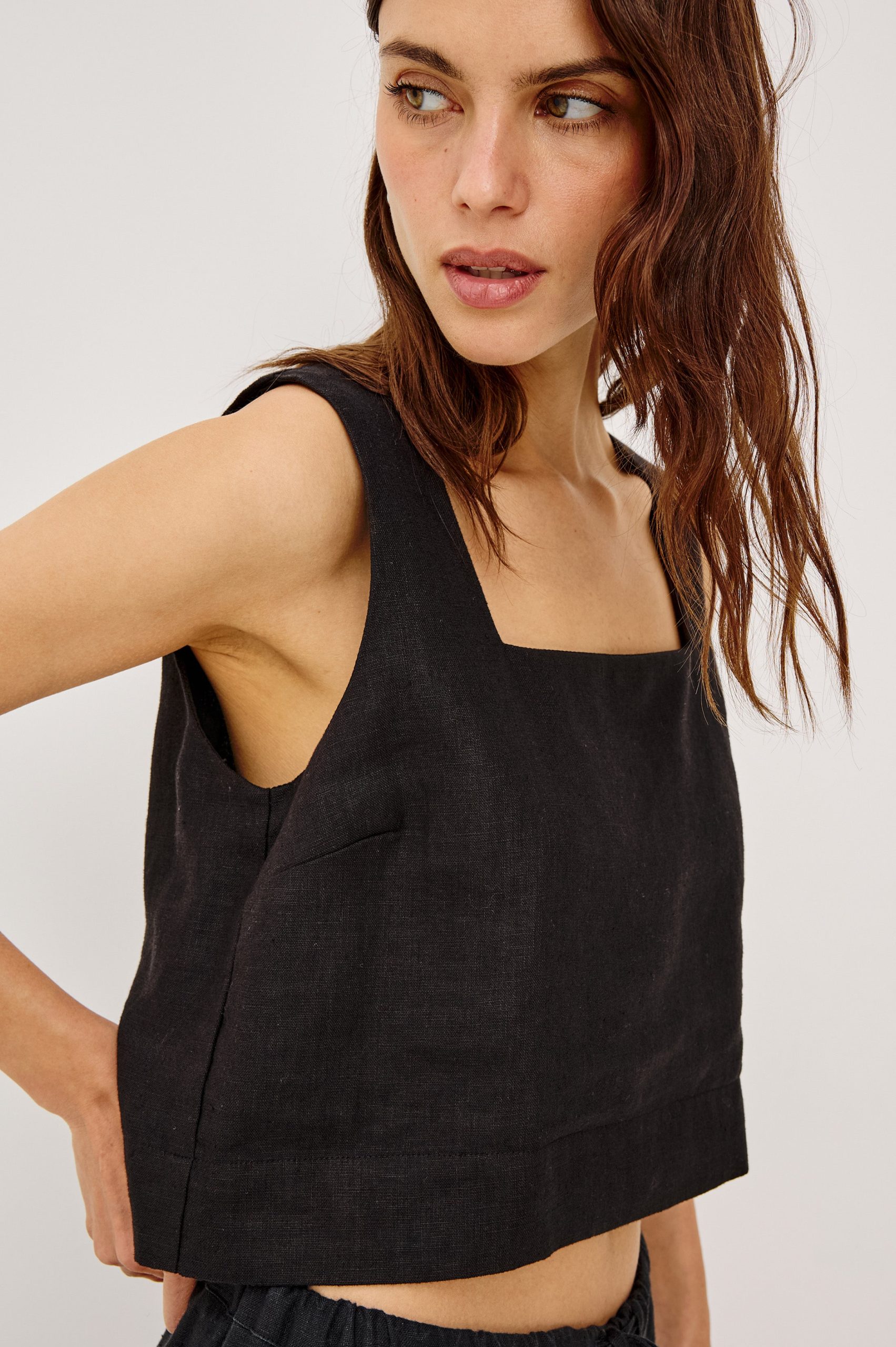 AKIRA TOP - BLACK - Image 2