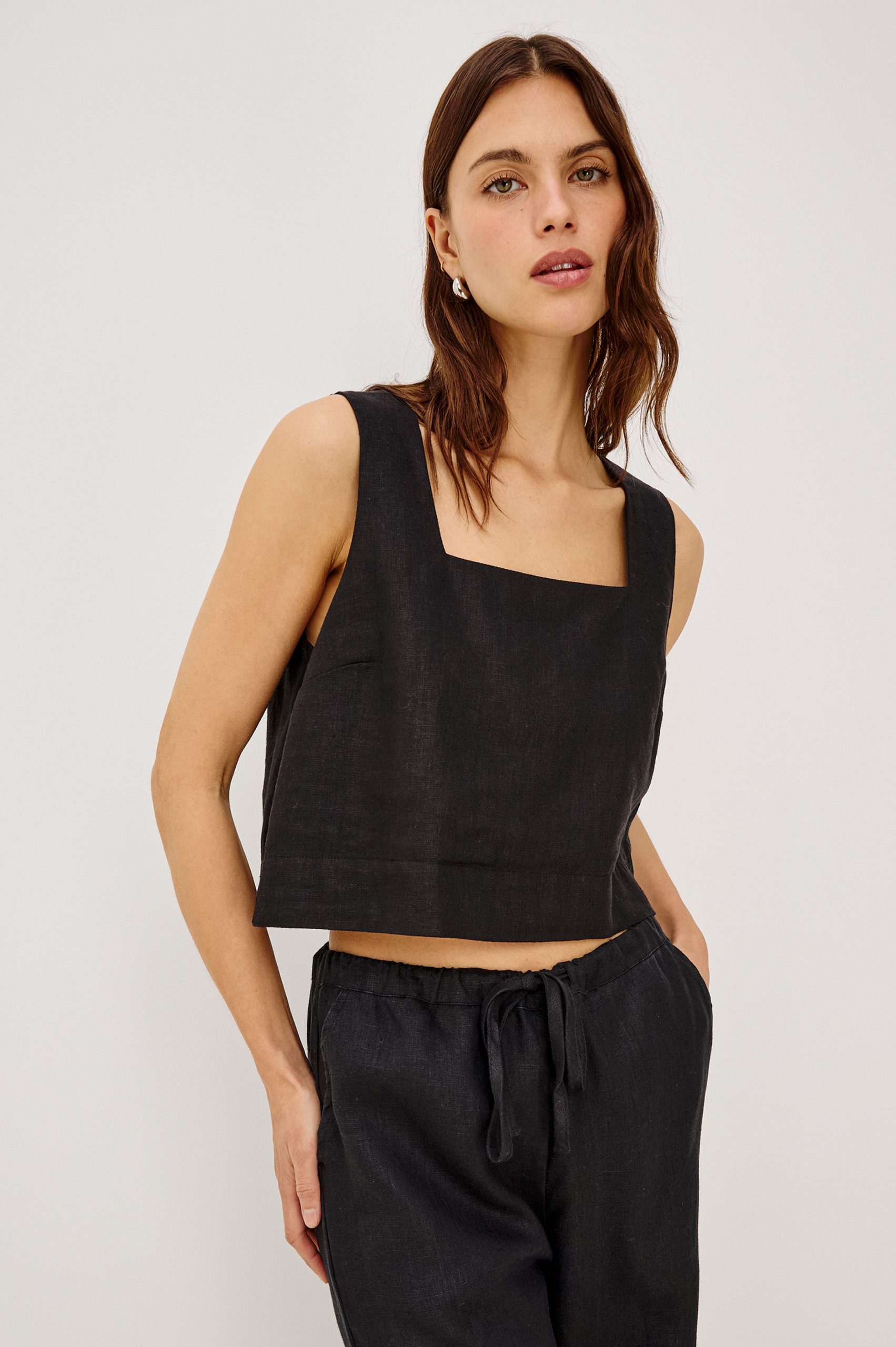 AKIRA TOP - BLACK - Image 4