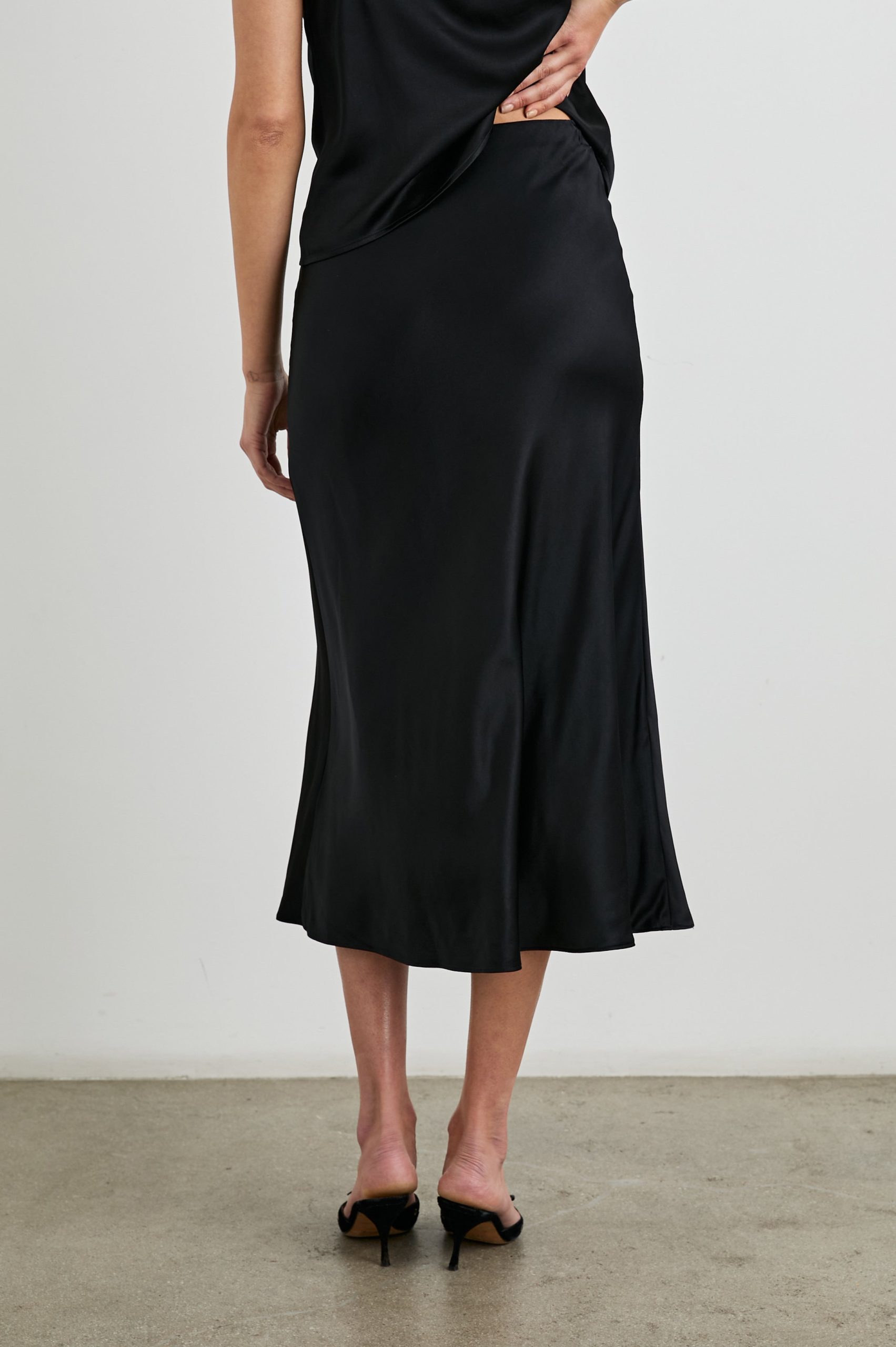 ANYA SKIRT - BLACK - Image 5