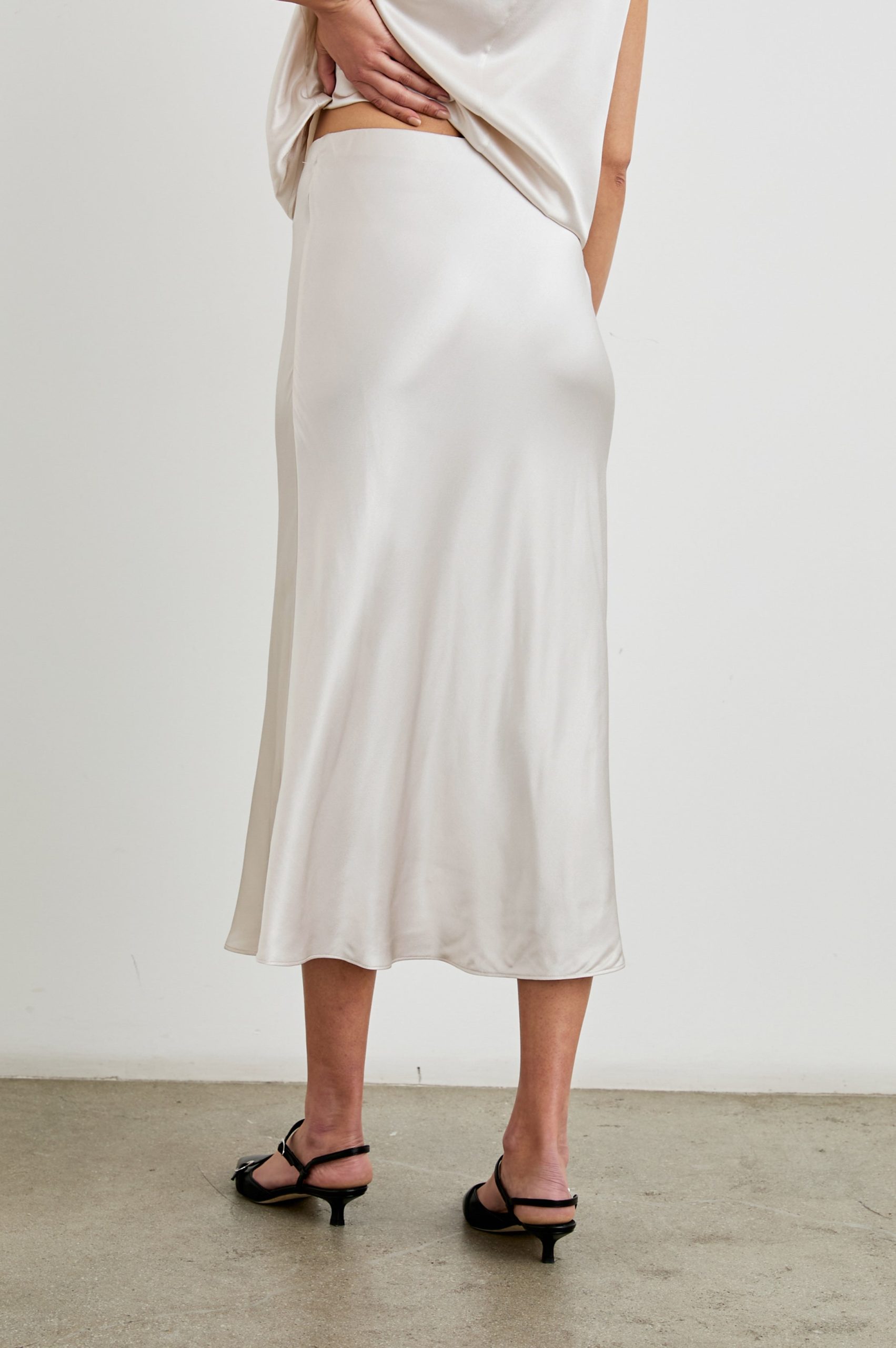ANYA SKIRT - IVORY - Image 5