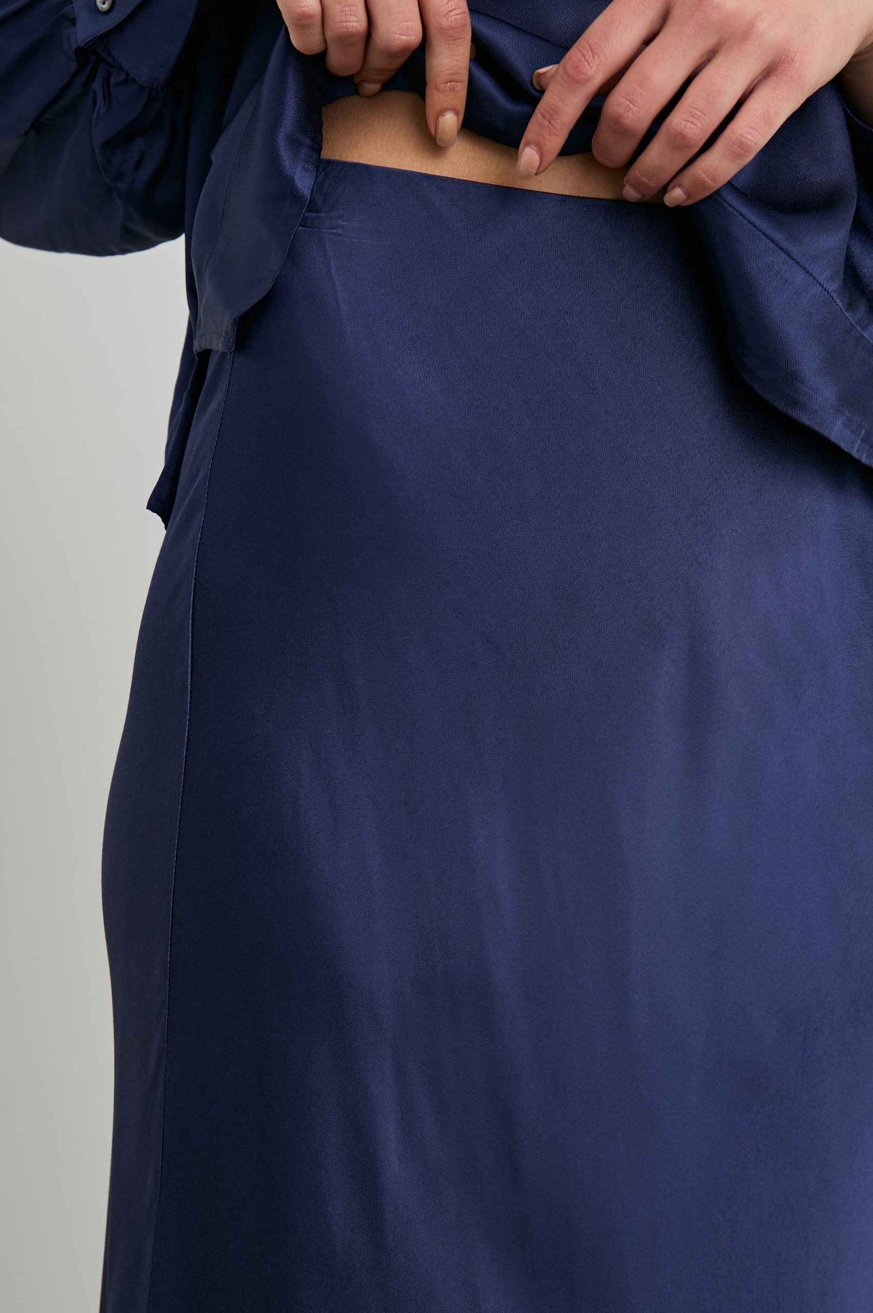 ANYA SKIRT - NAVY - Image 2