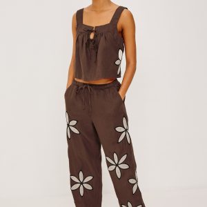 CALAIS TOP - COCOA FLORAL EMBROIDERY