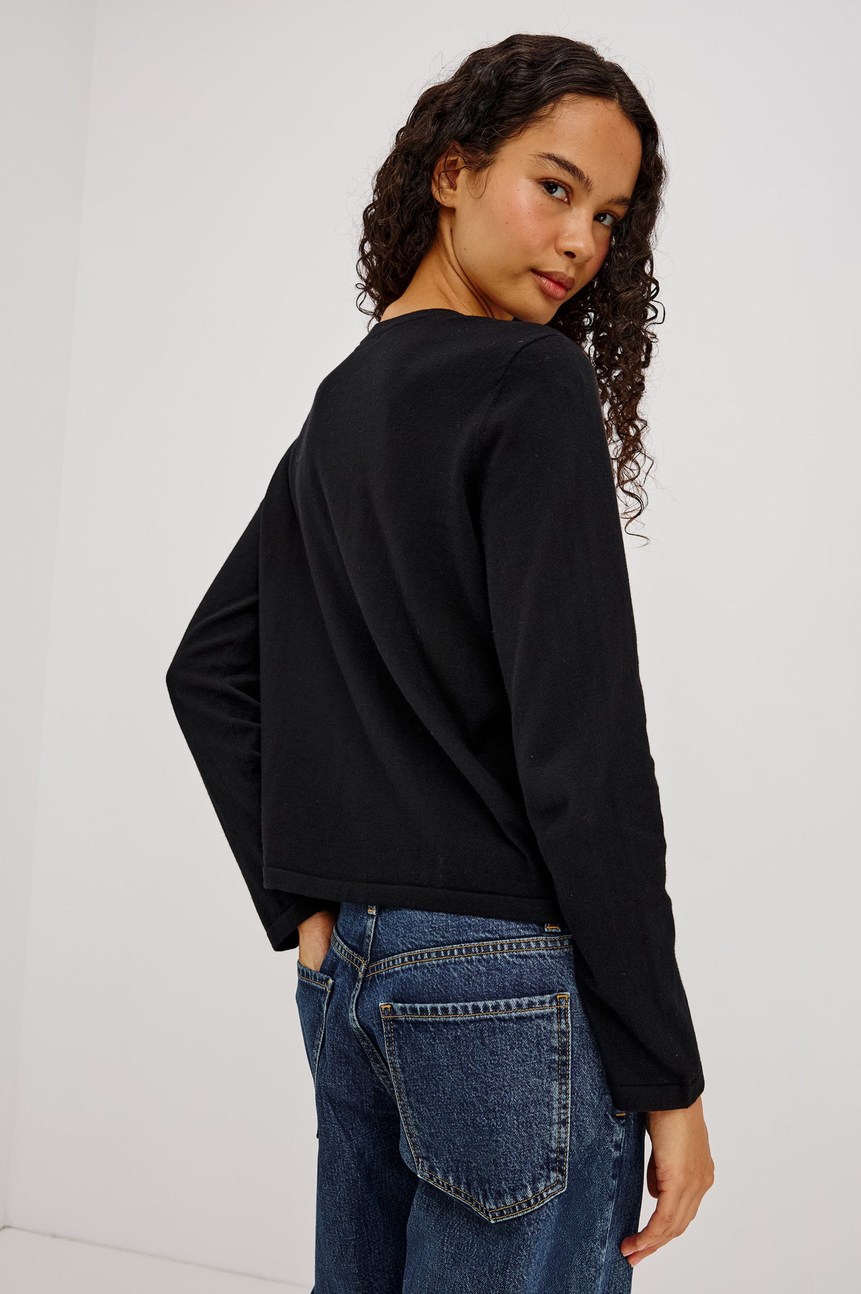 COTTON CASHMERE LONG SLEEVE T-SHIRT - BLACK - Image 5
