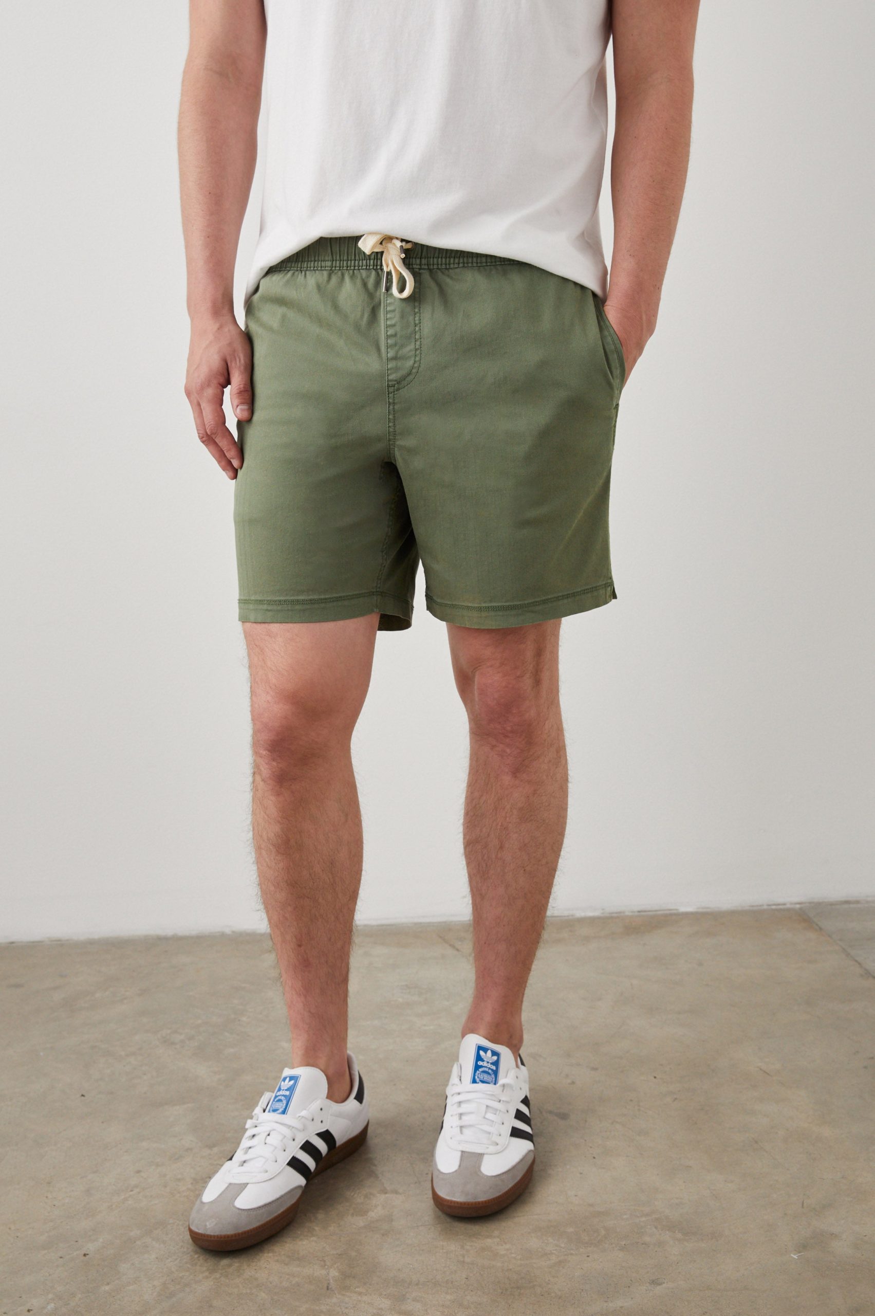 CRUZ SHORT - SPRING OLIVE