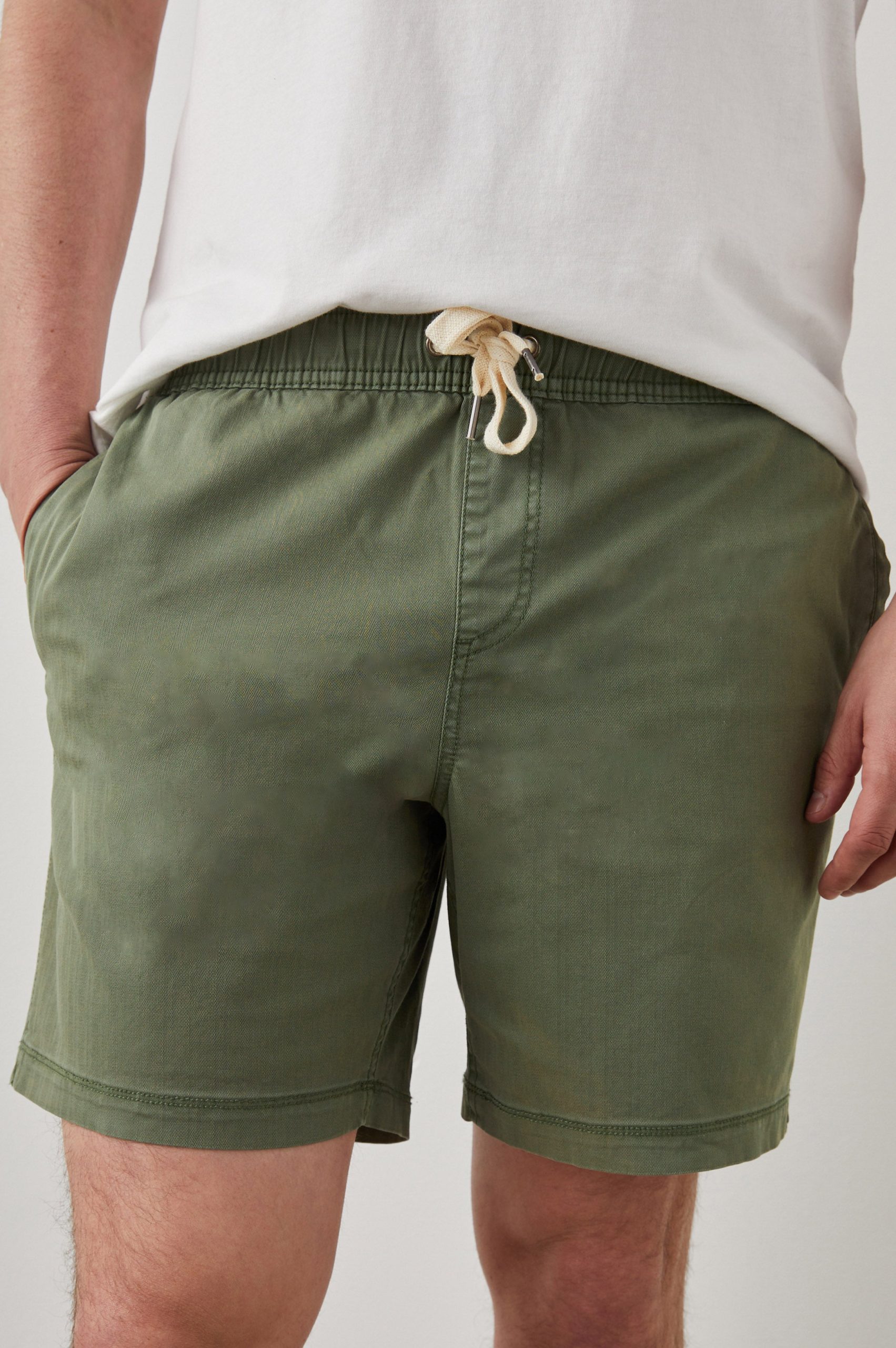 CRUZ SHORT - SPRING OLIVE - Image 2