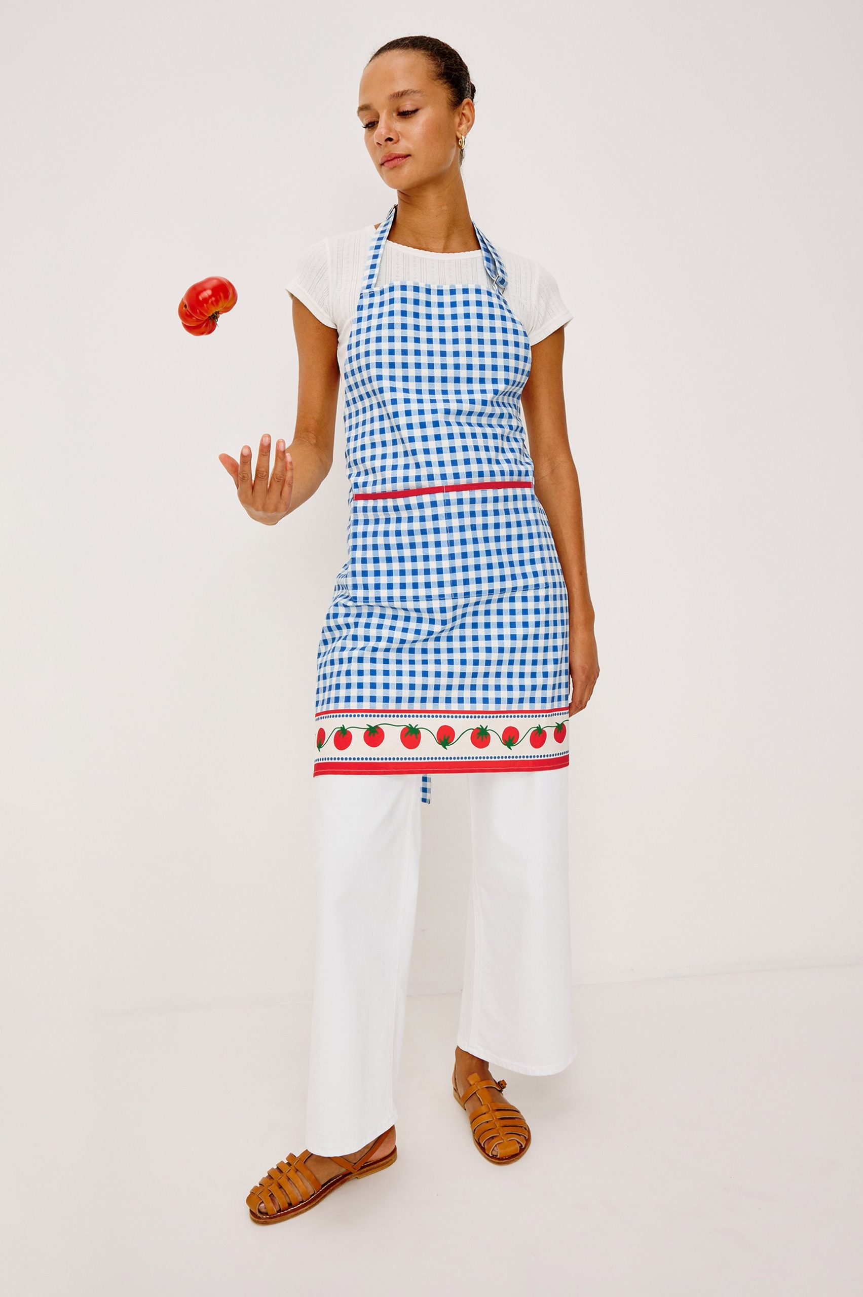 RAILS X GIADZY CUCINA APRON - GINGHAM TOMATOES - Image 3