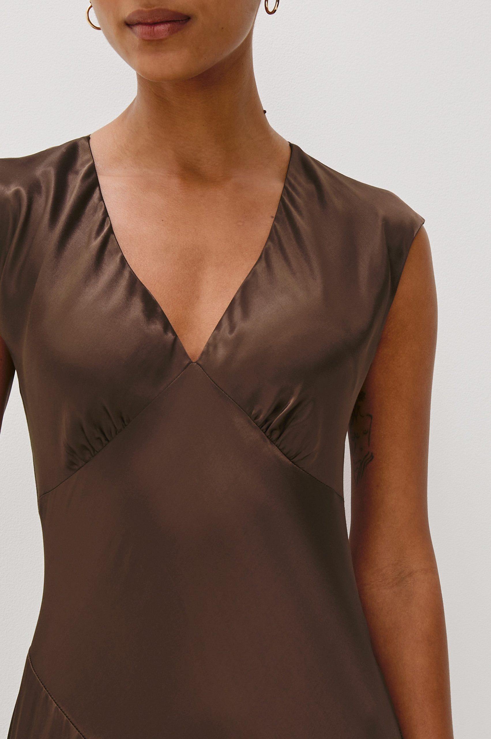 ELENI DRESS - ESPRESSO - Image 2