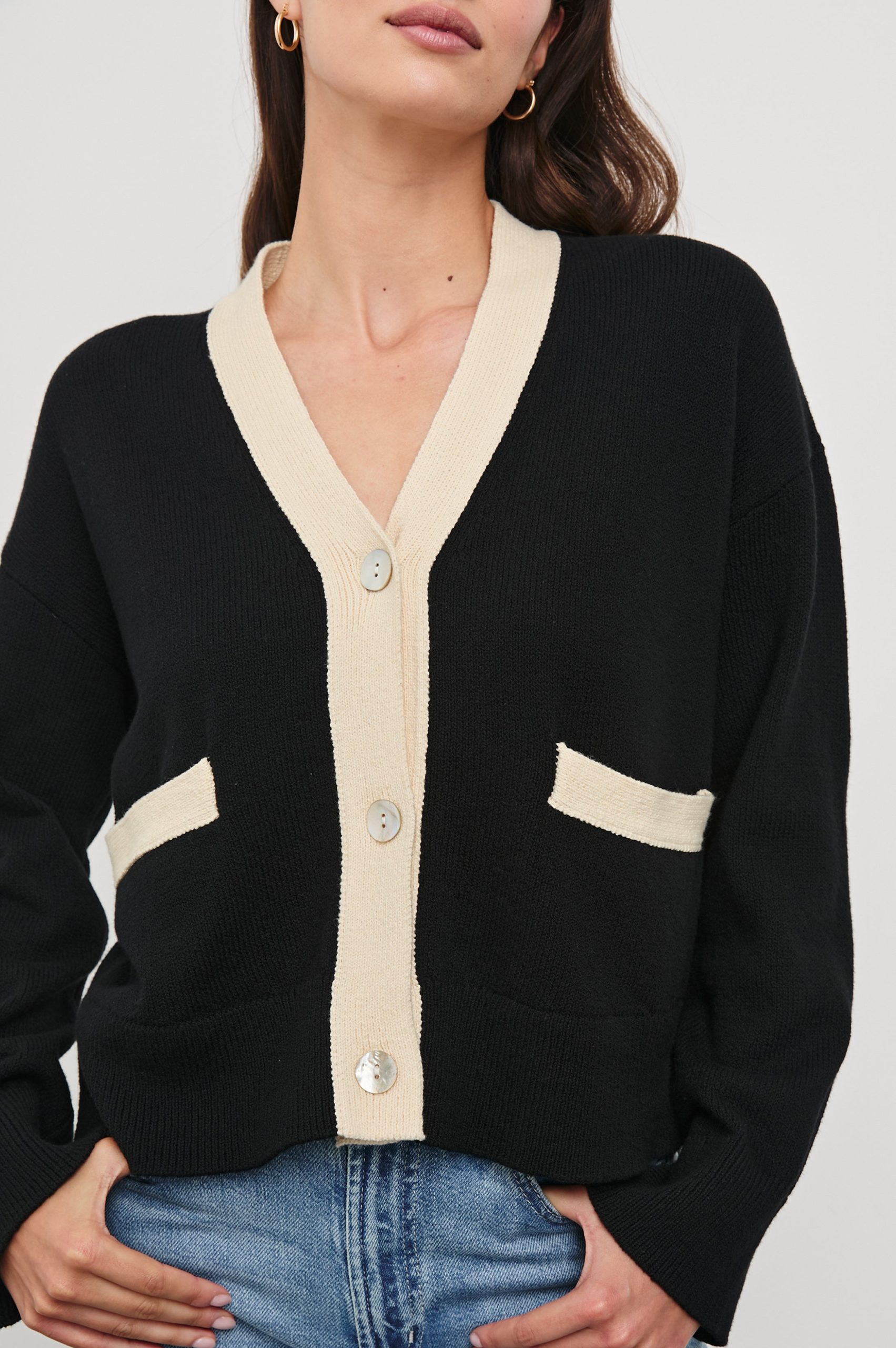 GENEVA CARDIGAN - BLACK IVORY - Image 2