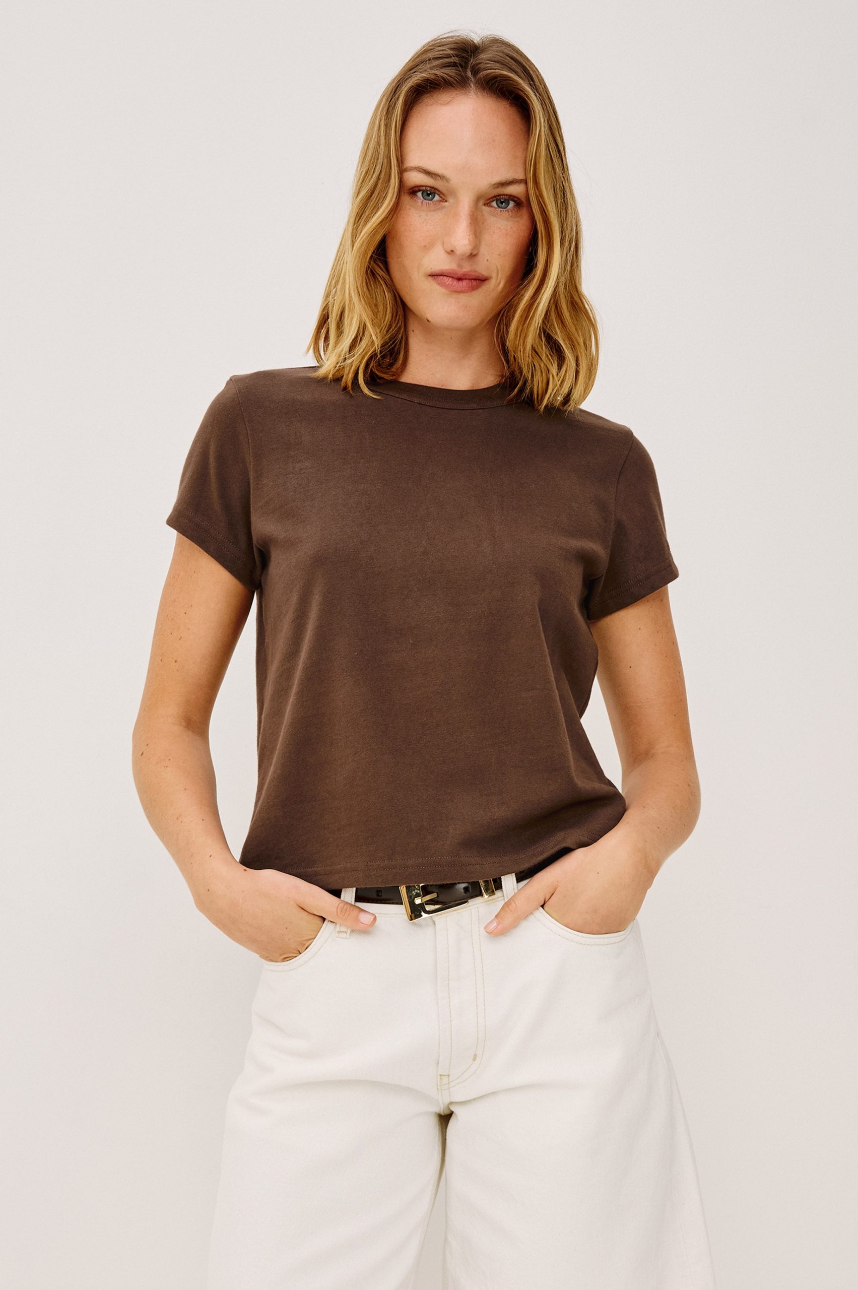 GIRLFRIEND T-SHIRT - ESPRESSO