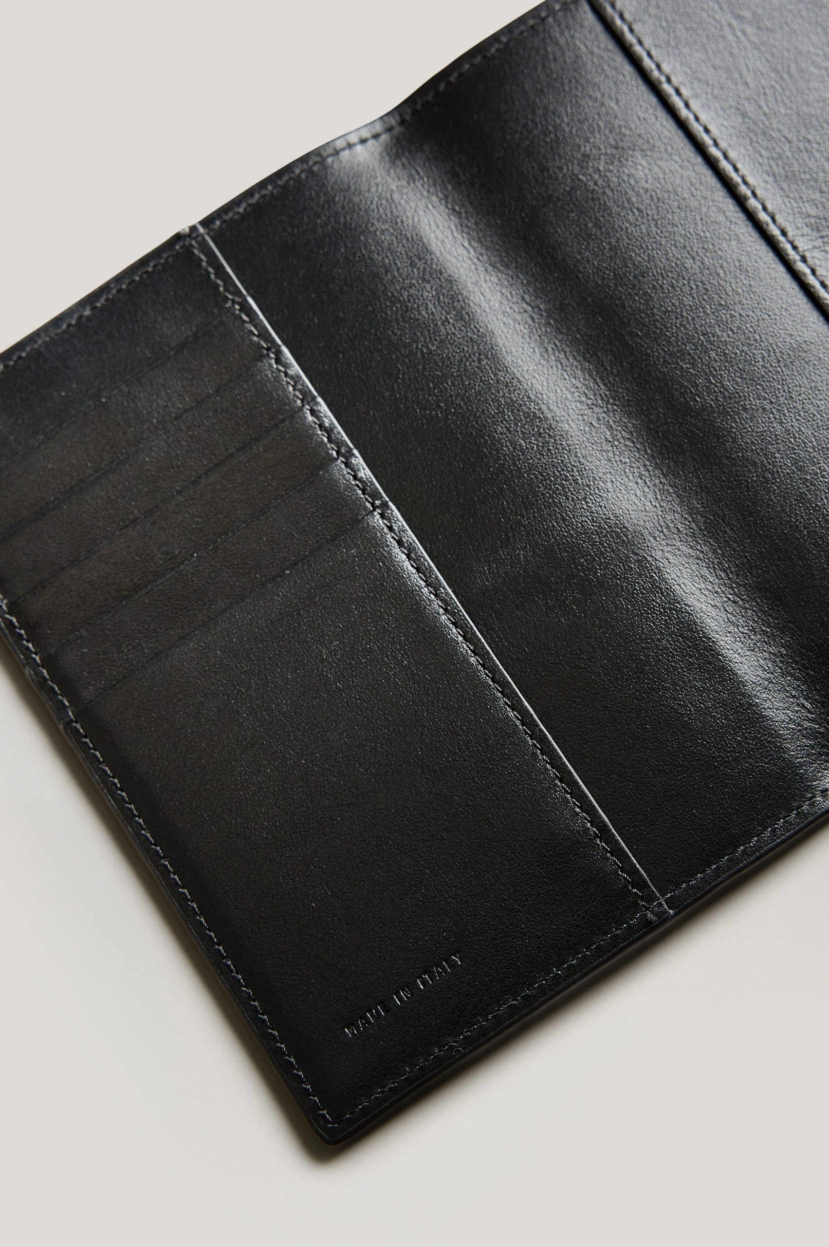 LEATHER PASSPORT HOLDER - BLACK - Image 3