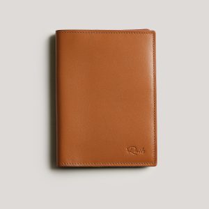LEATHER PASSPORT HOLDER - COGNAC