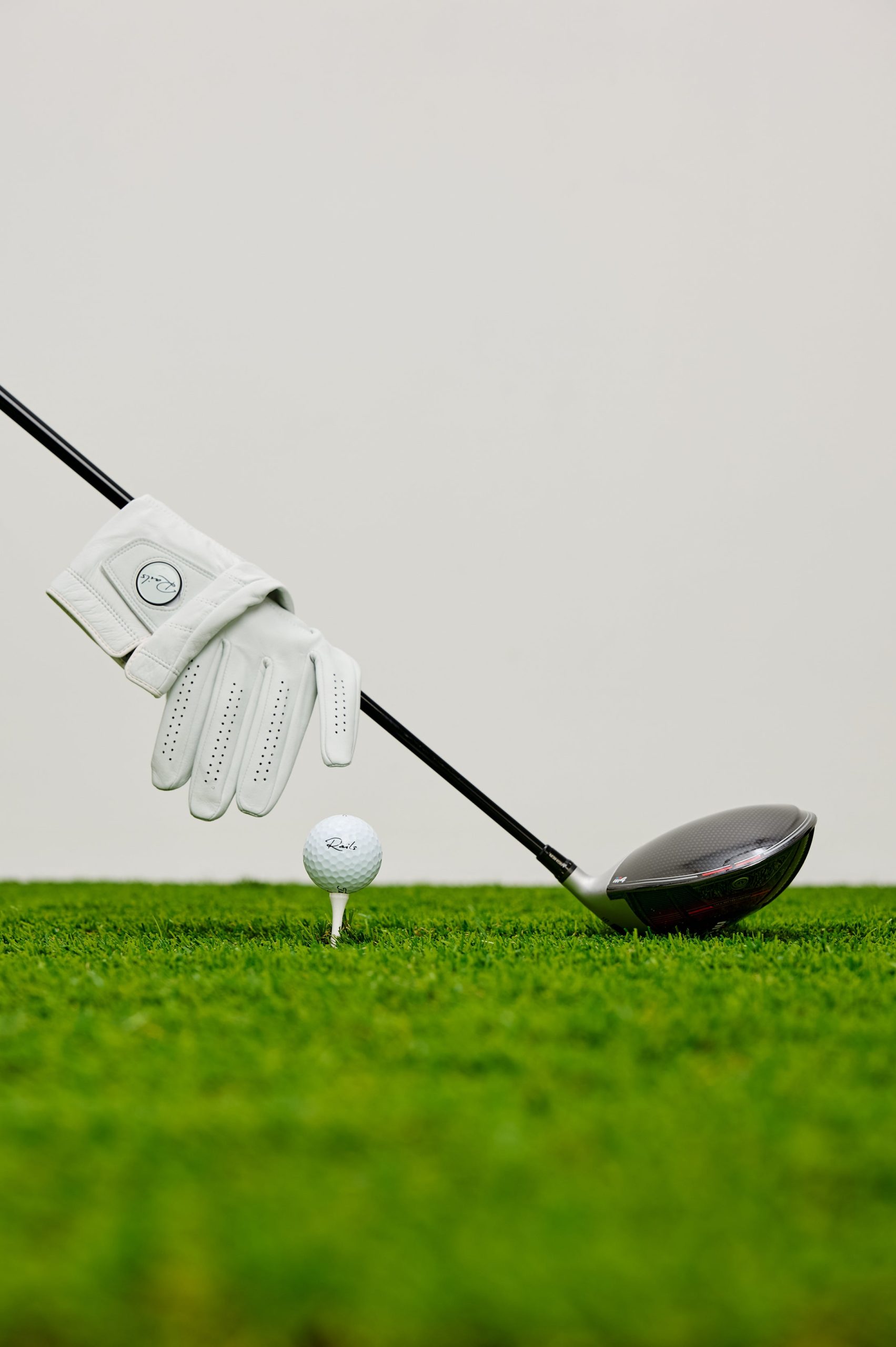 RAILS GOLF GLOVE - RIGHT- WHITE - Image 3