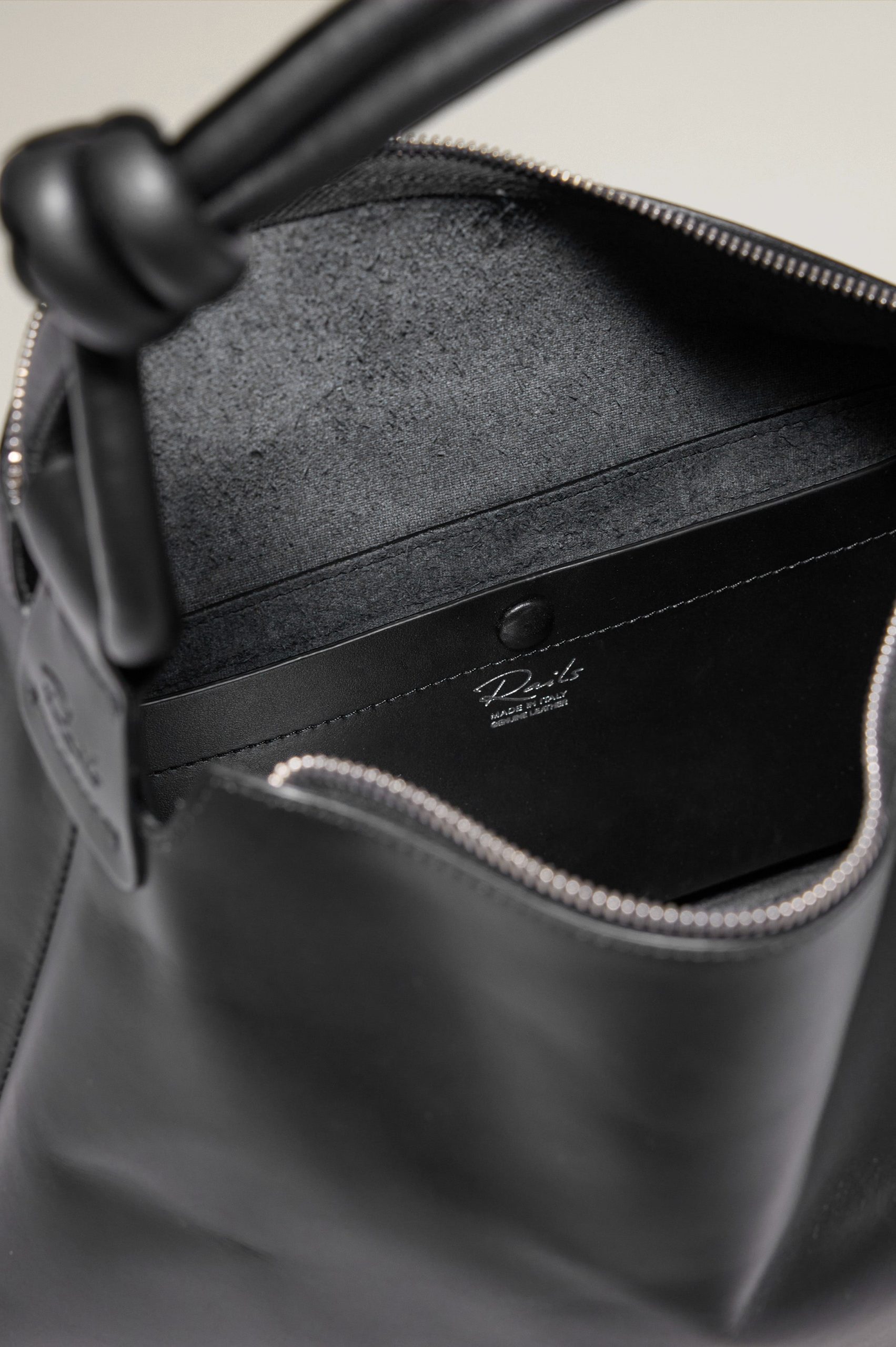 SIENA HOBO BAG - BLACK LEATHER - Image 3