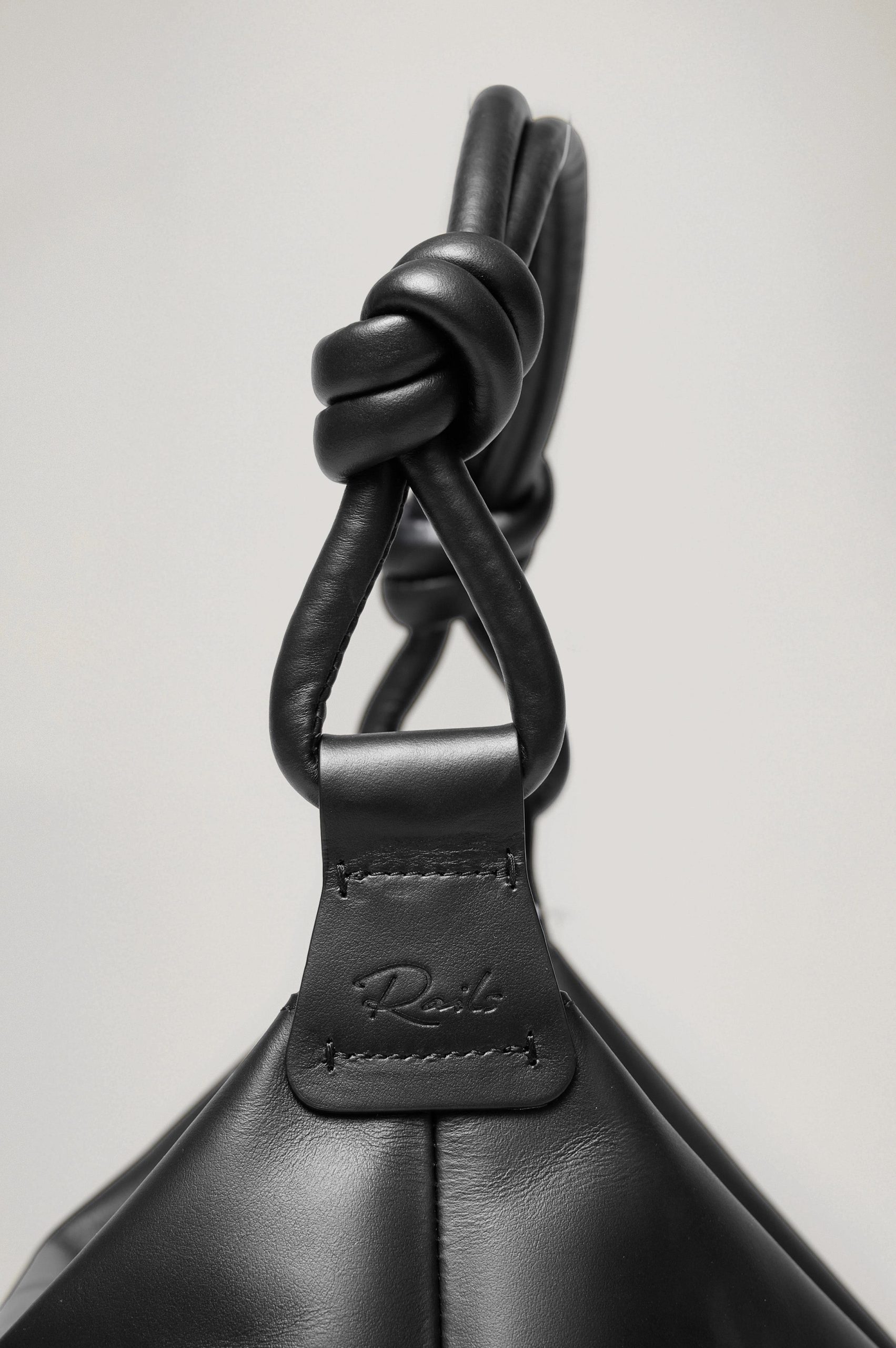 SIENA HOBO BAG - BLACK LEATHER - Image 2