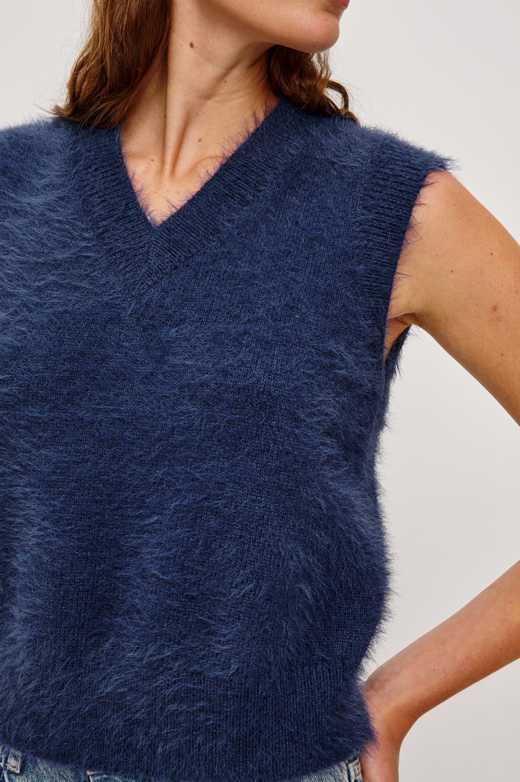 TALLI VEST - NAVY - Image 2