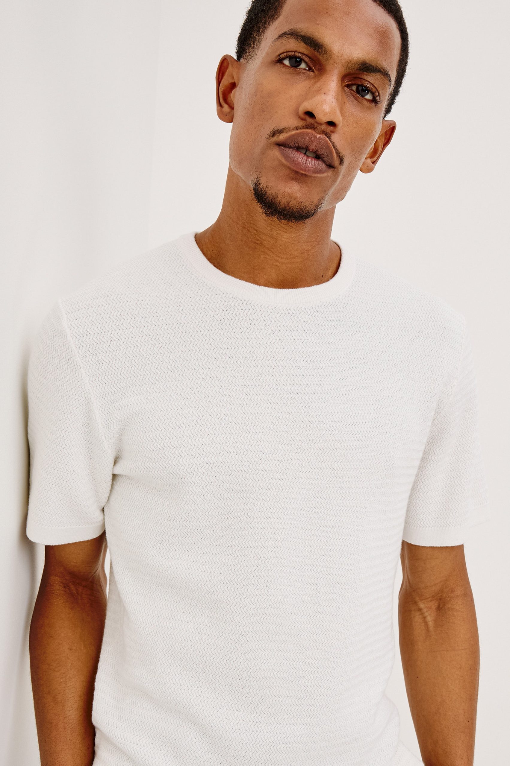 THEO SHORT SLEEVE SWEATER - PORCELAIN - Image 2