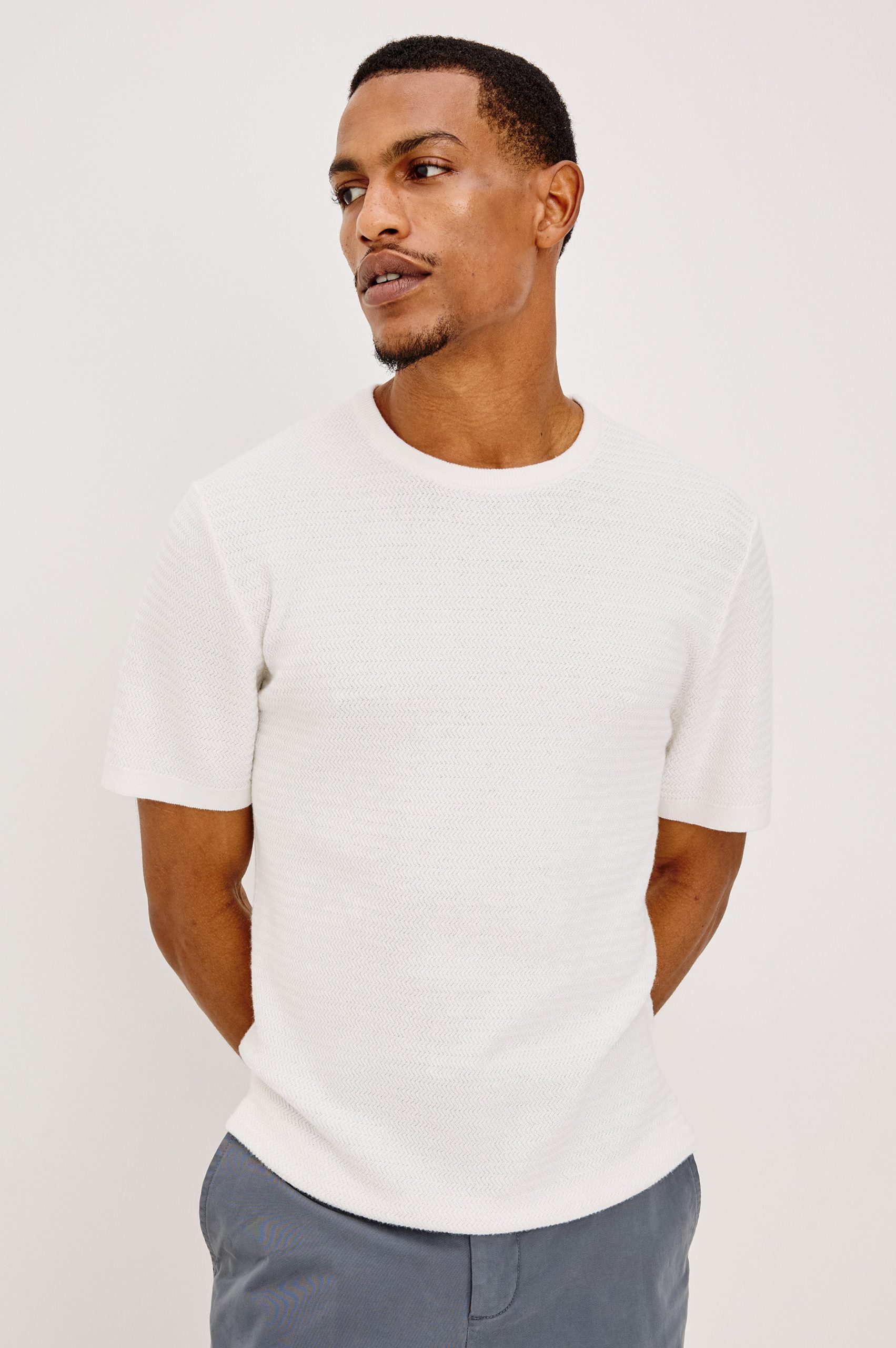 THEO SHORT SLEEVE SWEATER - PORCELAIN - Image 4